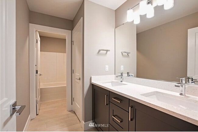 Building Photo - Gorgeous 4 Bedroom Gig Harbor Home in Gated Community