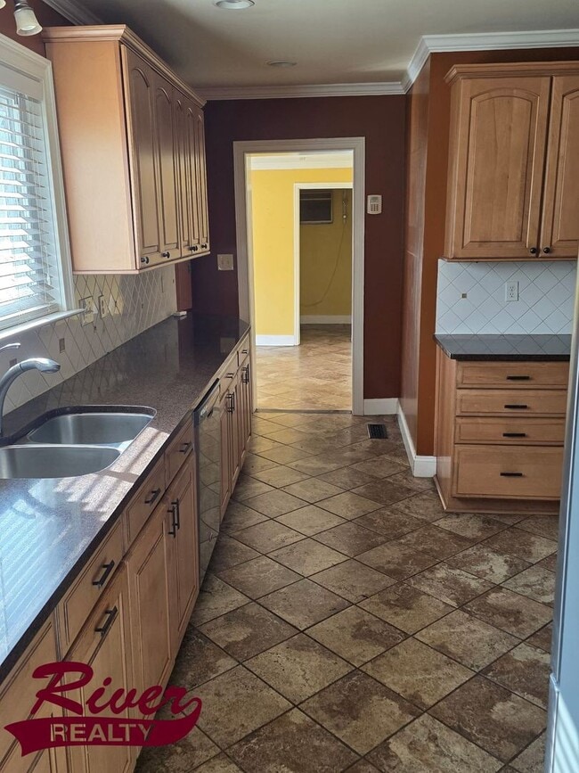 Building Photo - Brick home in Augusta!