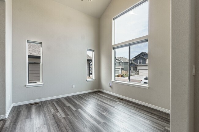 Building Photo - 6736 Skuna Dr