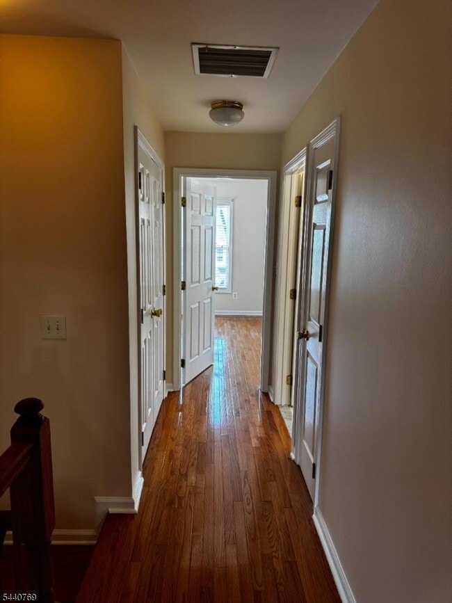 Building Photo - 533 Coventry Dr