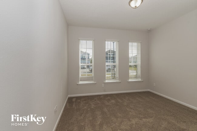 Building Photo - 2801 Copperwood Ave