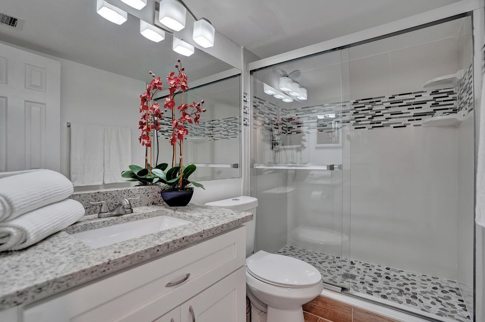 Building Photo - 3581 S Ocean Blvd