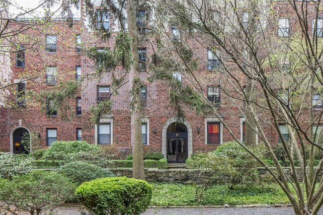 Building Photo - 64 Sagamore Rd