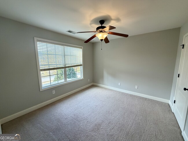 Building Photo - 301 Conway Ct