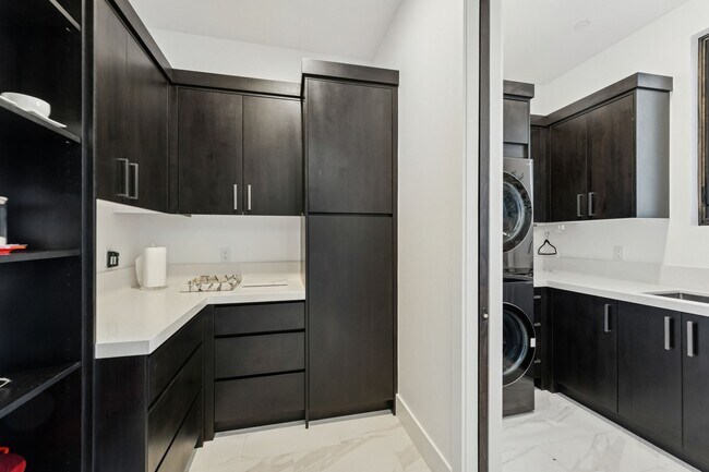 Building Photo - 3404 Wapiti Cyn Rd