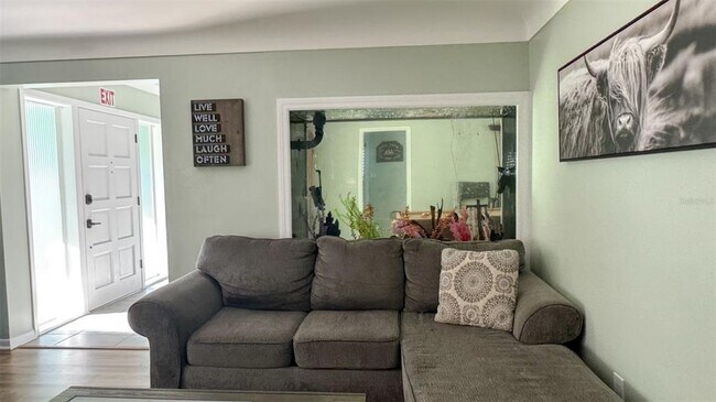 Building Photo - 1531 Hill Dr