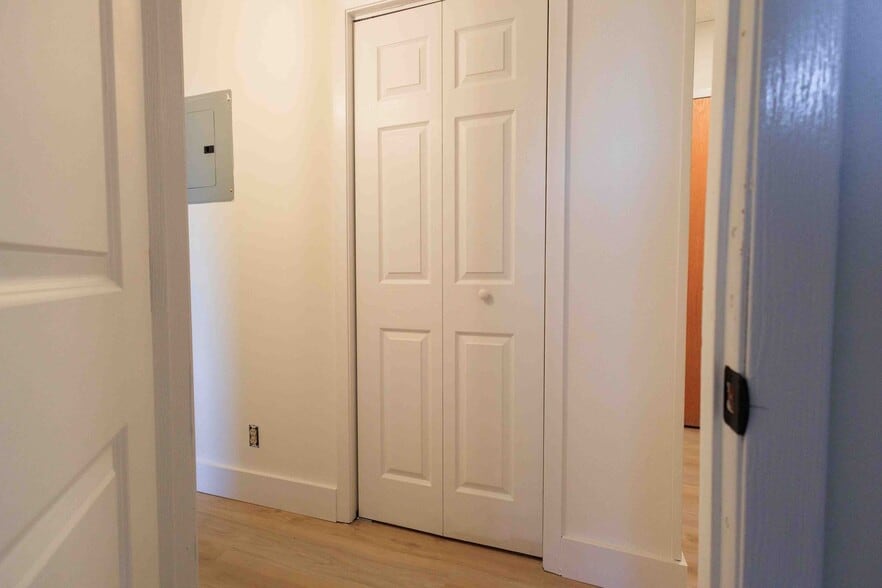 Interior Photo - Bridge Commons