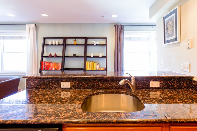 Building Photo - Stylish Condo in Hill East - Parking Space...
