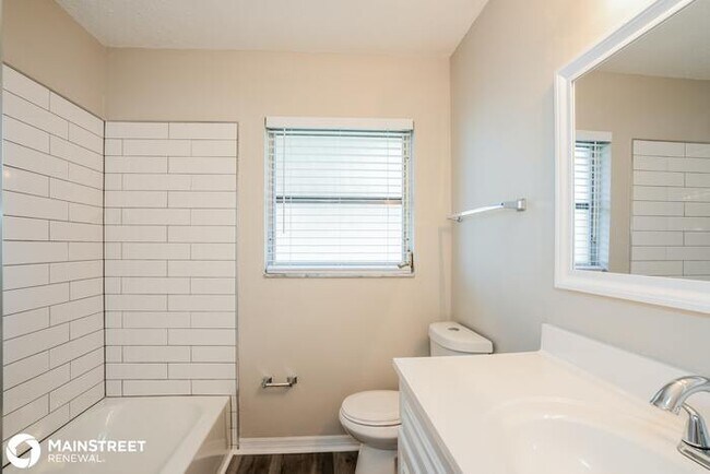Building Photo - 4506 9TH ST W, BRADENTON, FL 34207
