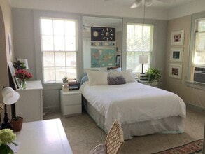 Building Photo - Steps from Audubon Park!!! Natural light, appliances included, Laundry on site