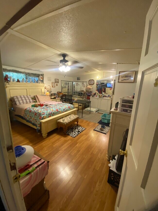 Building Photo - 1197 Ward Pl