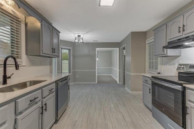 Building Photo - 7105 Santa Cruz Dr