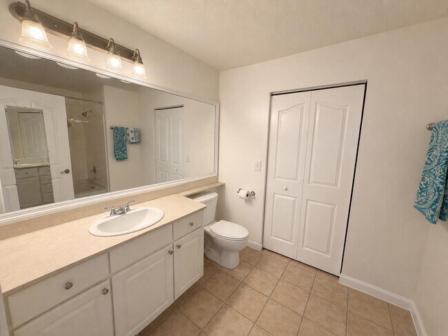 Building Photo - 224 Murcia Dr