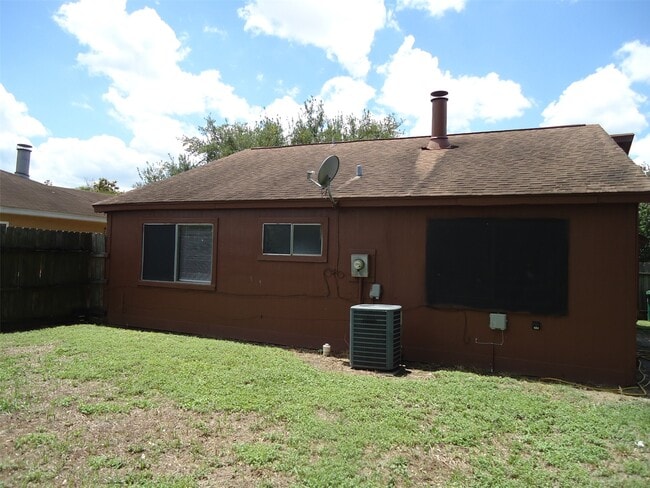 Building Photo - 7610 Lemma Dr