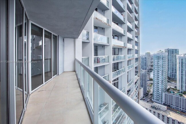 Building Photo - 465 Brickell Ave