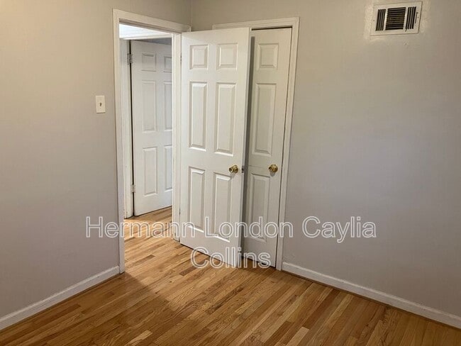 Building Photo - 7826 Birchmont Dr