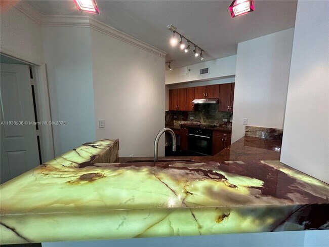 Building Photo - 9172 Collins Ave
