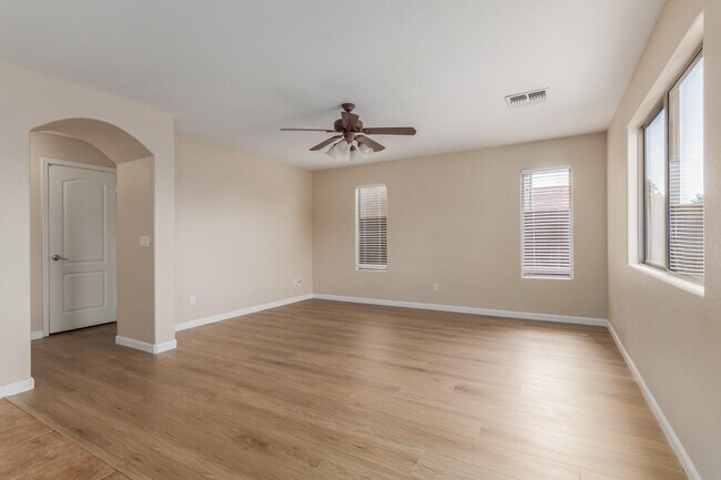 Building Photo - 42556 W Anne Ln