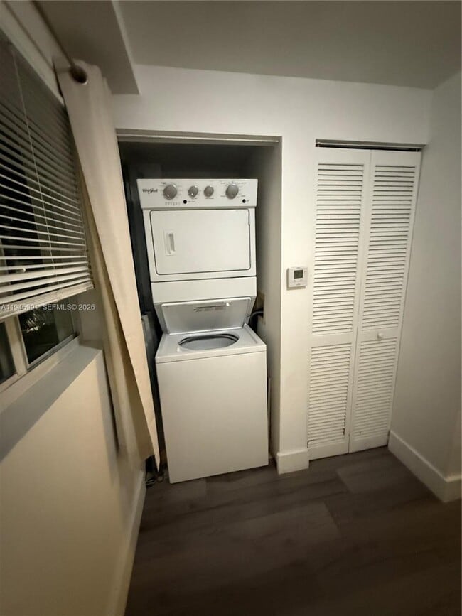 Building Photo - 821 SW 2nd St