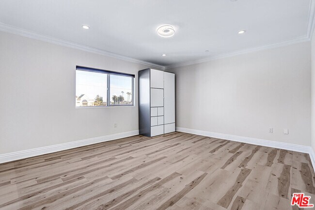 Building Photo - 1520 S Shenandoah St