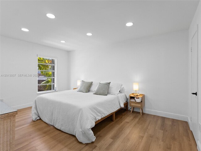 Building Photo - 7487 SW 82nd St