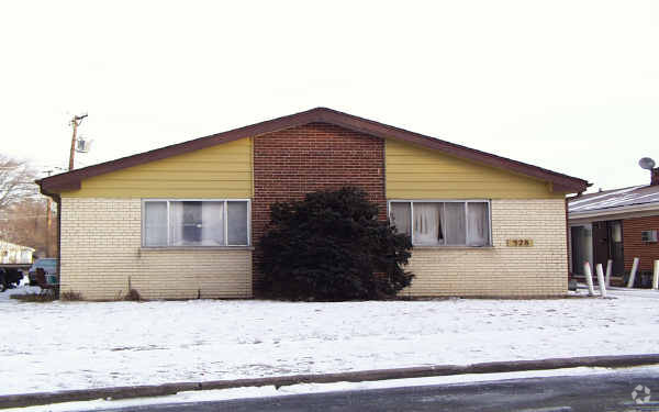 Primary Photo - 528 W Division St