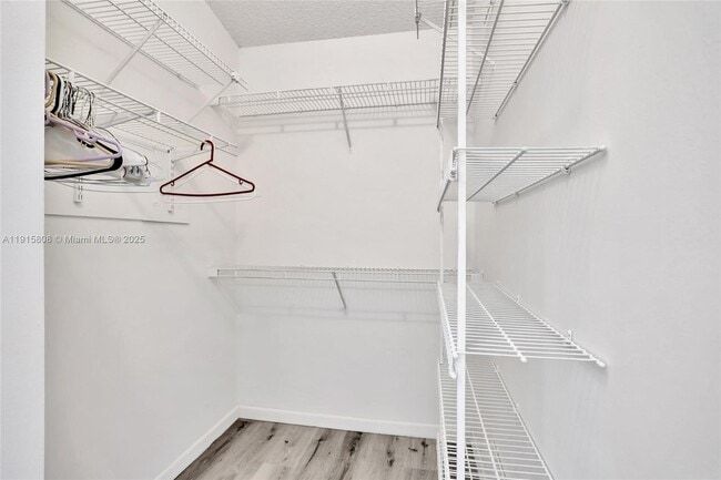 Building Photo - 4615 Carambola Cir S