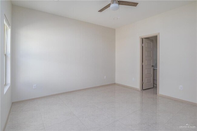 Building Photo - 22 Galveston Ave