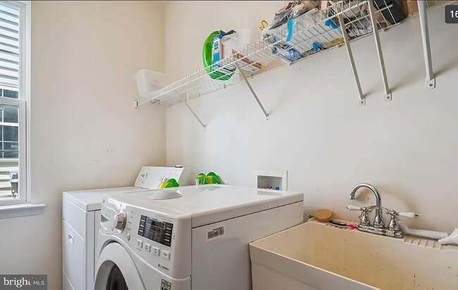 Building Photo - 14532 Jansbury St