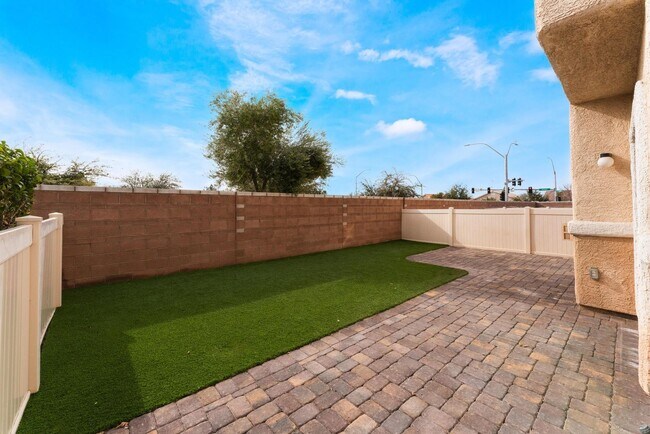 Building Photo - 6604 Lavender Lilly Ln