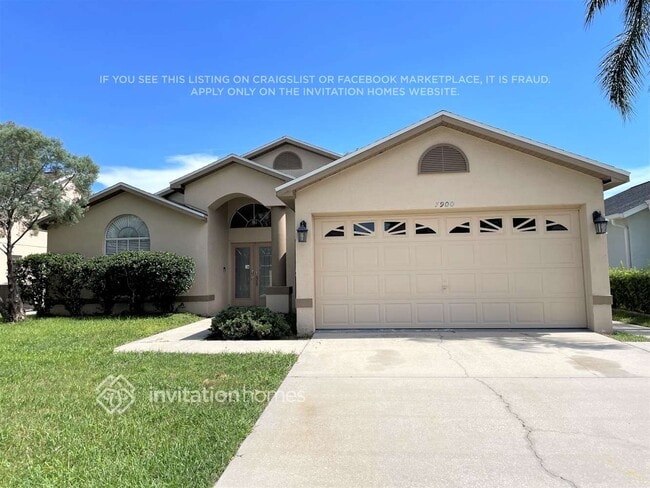 Building Photo - 7900 Hamlet Dr