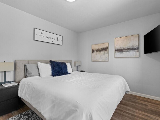 Building Photo - Single Level, Brick duplex