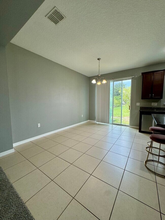 Building Photo - 3745 Brighton Park Cir