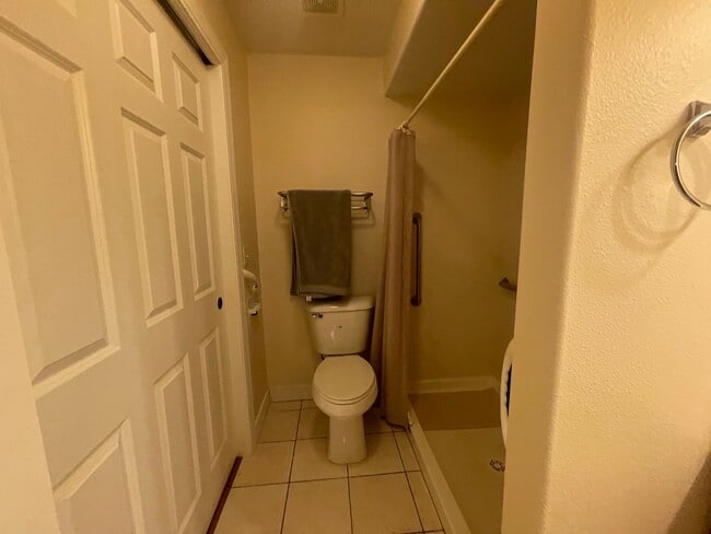 Building Photo - Furnished 3 bedroom 3 bath Apartment in Morningside Community, Blue Eye MO