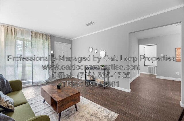 Building Photo - Houston