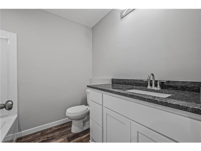 Building Photo - Rare 3 bed 4 bath no upgrade left out! 2 full kitchens, great views, dont miss out!