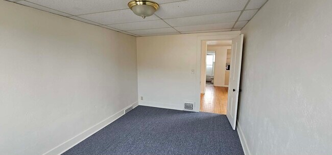 Building Photo - 1302 S 15th St