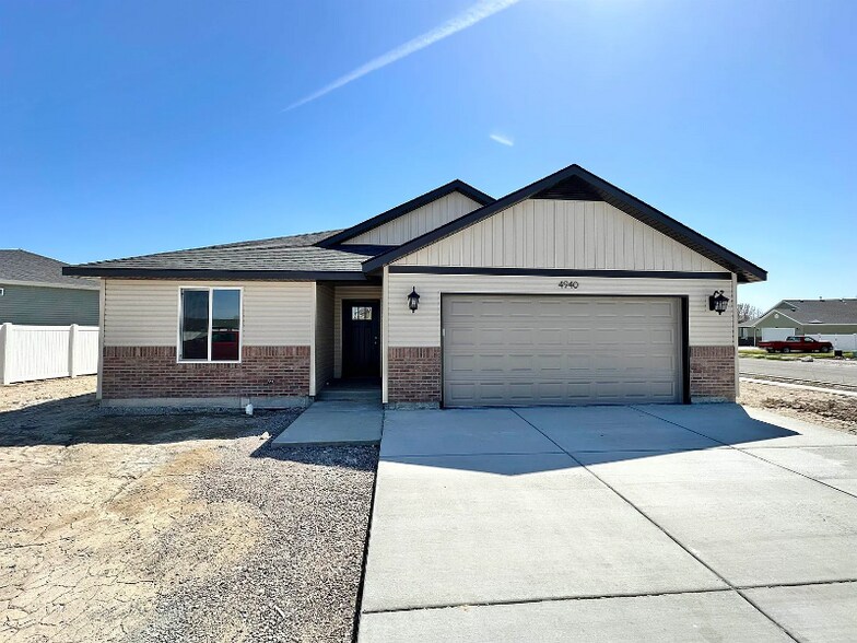 Primary Photo - 4940 Masterson Cir