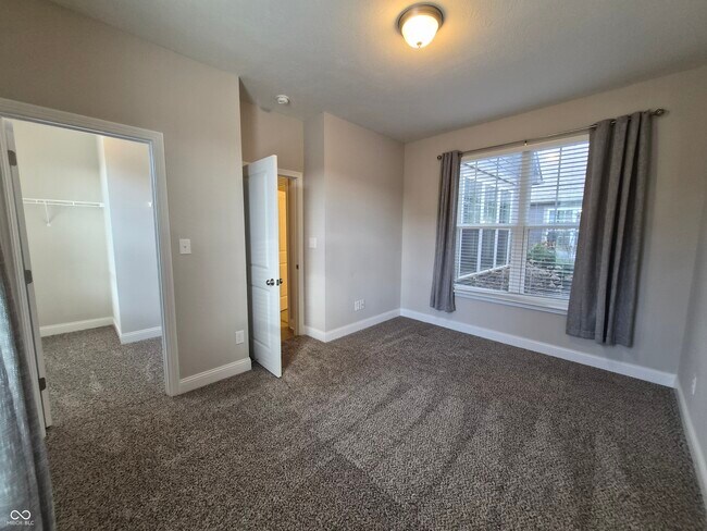 Building Photo - 14221 James Dean Dr