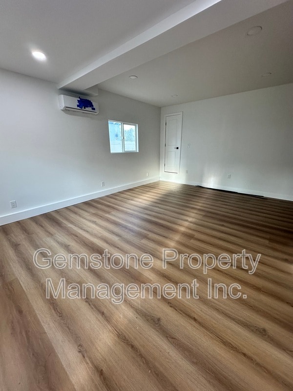 Building Photo - 5387 Brockbank Pl