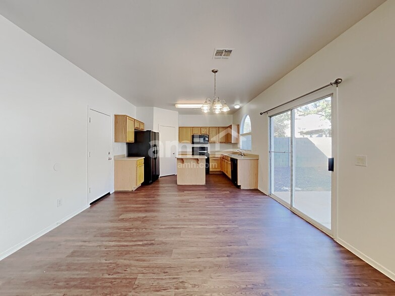 Building Photo - 2653 S 89th Dr