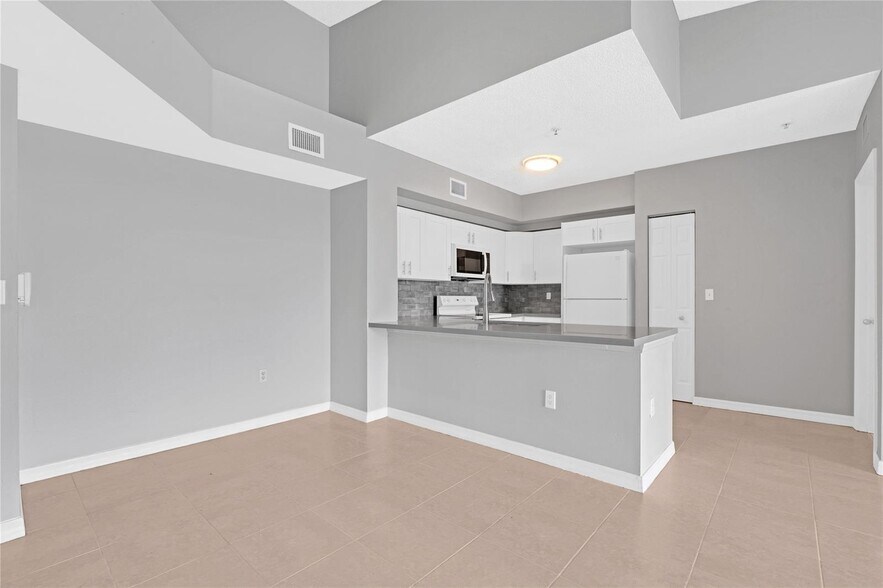 Building Photo - 2120 W Preserve Way