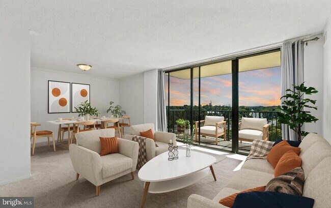 Building Photo - 118 Monroe St