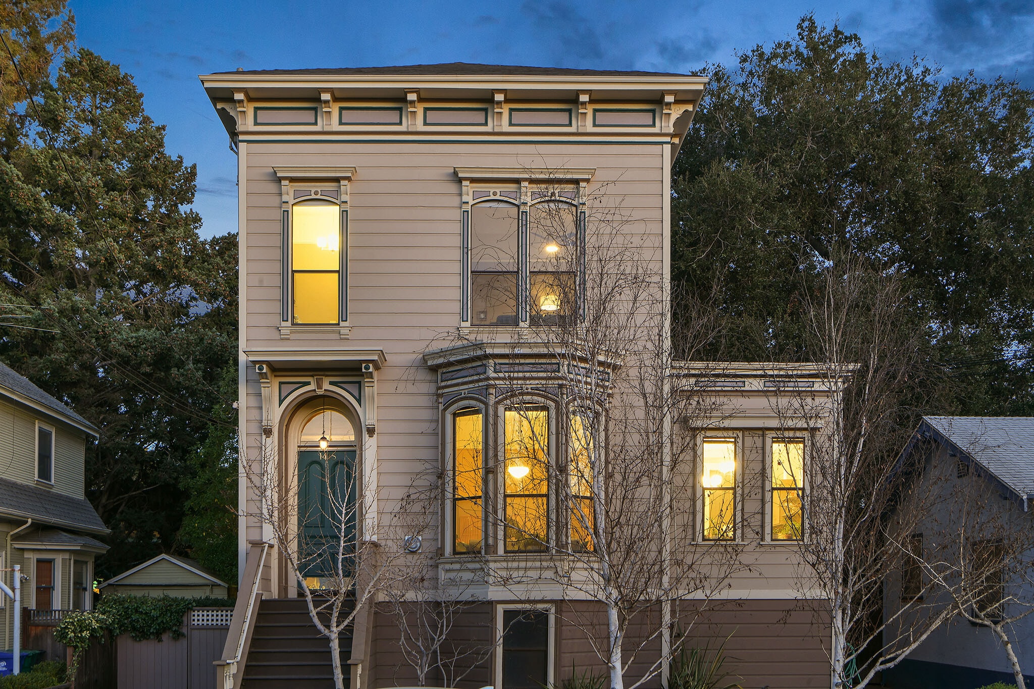 Building Photo - 1418 Cottage St