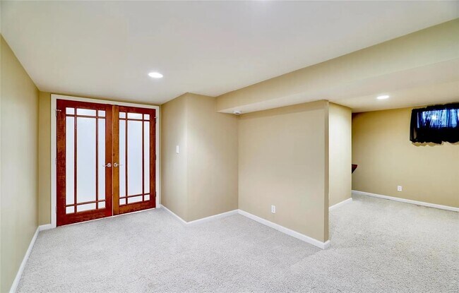 Building Photo - 1120 Terrace Dr