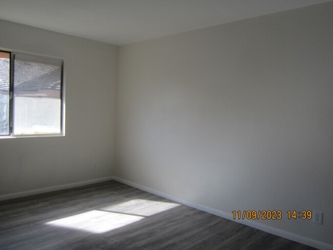 Building Photo - Completely Remodeled 3 Bedroom/2 Bath Near Galleria