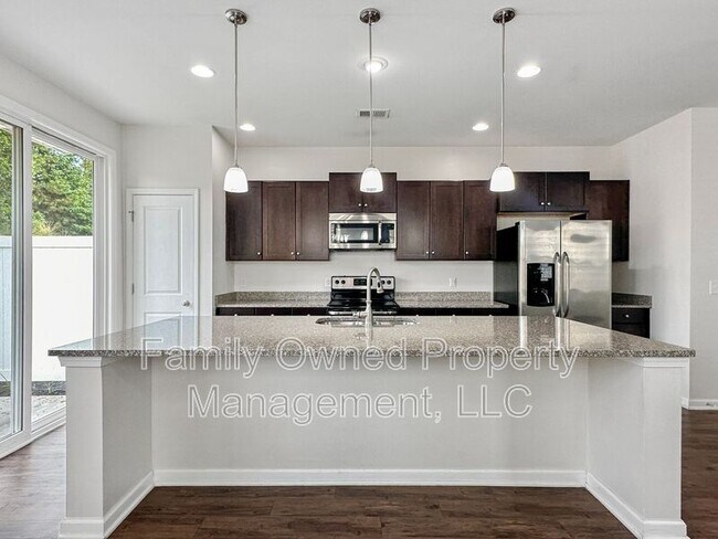 Building Photo - 133 Wild Holly Dr
