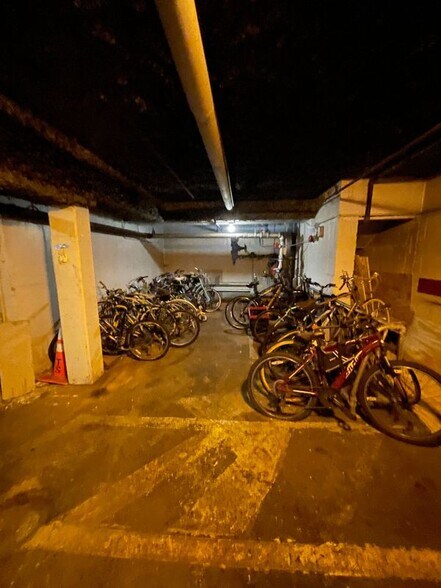 Building Photo - 744 W Gordon Terrace