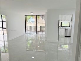 Building Photo - 16909 N Bay Rd