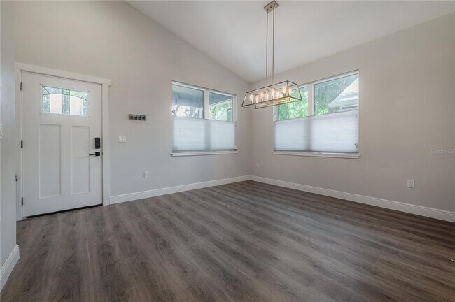 Building Photo - 6804 N 17th St